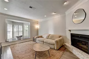 7111 St Charles Square, Roswell, GA 30075 - Photo 8