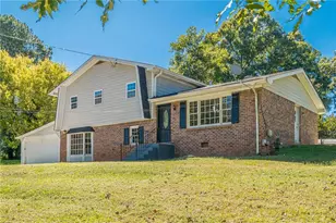 1798 Dogwood Ct, Snellville, GA 30078 - Photo 6