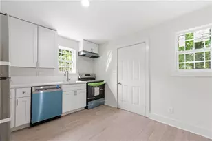 1715 Lisbon Dr SW, Atlanta, GA 30310 - Photo 8