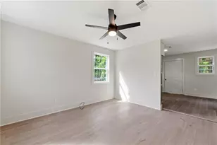 1715 Lisbon Dr SW, Atlanta, GA 30310 - Photo 6