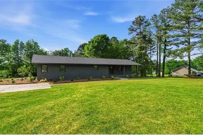 2128 N Jefferson Street NE, Milledgeville, GA 31061 - Photo 1