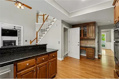 5702 Fallsbrook Lane NW, Acworth, GA 30101 - Photo 16