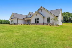 131 Maney Dr, Statham, GA 30666 - Photo 2