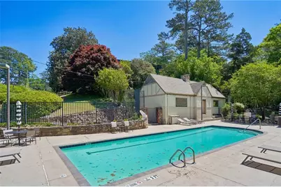 284 Lakemoore Drive NE #B, Atlanta, GA 30342 - Photo 18