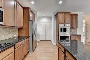 2723 Ivy Bluff Ct, Buford, GA 30519 - Photo 32