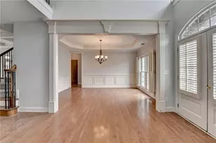 2723 Ivy Bluff Ct, Buford, GA 30519 - Photo 4