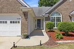 2818 Hillvale Cove Way, Lithonia, GA 30058 - Photo 4