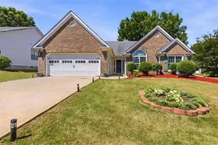 2818 Hillvale Cove Way, Lithonia, GA 30058 - Photo 2