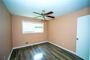 5856 Oakleaf Dr, Stone Mountain, GA 30087 - Photo 10