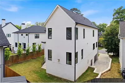 1366 Wessyngton Road NE, Atlanta, GA 30306 - Photo 54