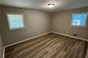 5594 Laurel Ln NW, Lilburn, GA 30047 - Photo 14