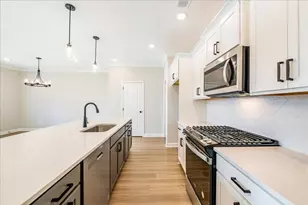 550 Feldspar Way, Lawrenceville, GA 30043 - Photo 2
