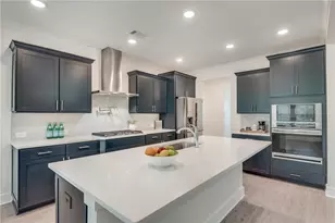 6809 Benjamin Dr, Flowery Branch, GA 30542 - Photo 2