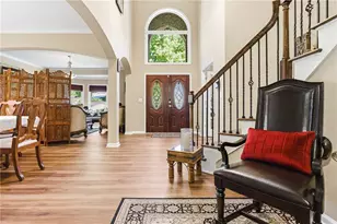 2436 Fontainebleau Dr, Dunwoody, GA 30360 - Photo 4