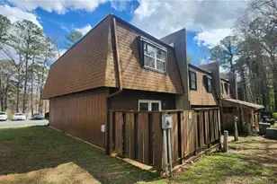 723 Cedar Pointe Ct SW, Marietta, GA 30008 - Photo 2
