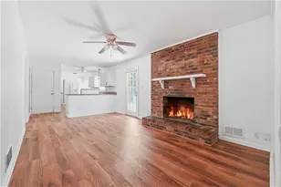 886 Oakhill Ct, Stone Mountain, GA 30087 - Photo 2