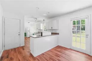 886 Oakhill Ct, Stone Mountain, GA 30087 - Photo 6