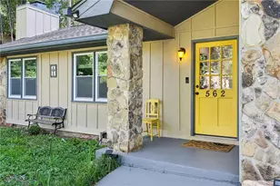 562 Rimrock Trail, Stone Mountain, GA 30083 - Photo 2