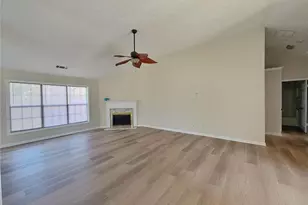 902 Conners Cove NW, Lawrenceville, GA 30044 - Photo 2