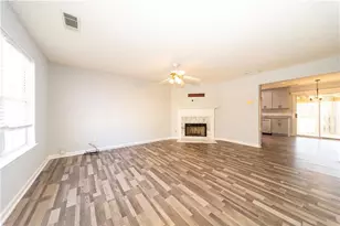 811 Sugar Oak Ln, Lawrenceville, GA 30043 - Photo 2