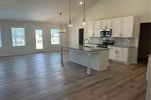 645 Rodeo Dr, Auburn, GA 30011 - Photo 4