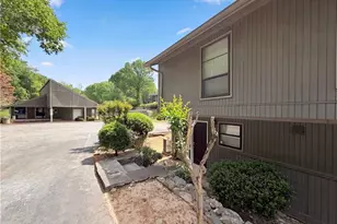 6202 Overlook Rd, Peachtree Corners, GA 30092 - Photo 2