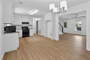 2115 Huntington Dr, Loganville, GA 30052 - Photo 2