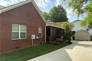 805 Thomas Ave, Chickamauga, GA 30707 - Photo 8