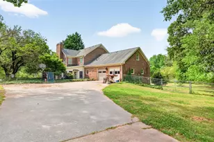 37 Simonton Rd, Lawrenceville, GA 30046 - Photo 4