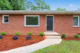 420 Georgia Ave, Fayetteville, GA 30214 - Photo 2