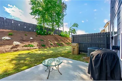 252 Regent Park, Hoschton, GA 30548 - Photo 2