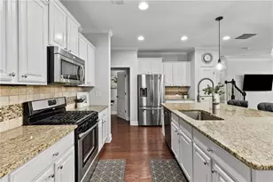 7306 Lowery Oak Dr, Roswell, GA 30075 - Photo 6