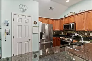 315 Winthrope Dr, Woodstock, GA 30188 - Photo 4