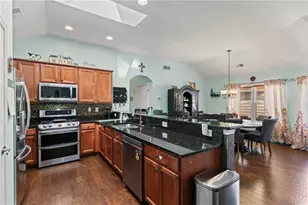 315 Winthrope Dr, Woodstock, GA 30188 - Photo 2
