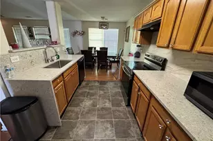 6231 Hickory Ln Cir, Union City, GA 30291 - Photo 2