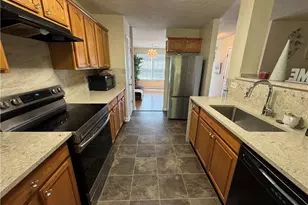 6231 Hickory Ln Cir, Union City, GA 30291 - Photo 4