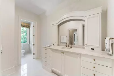 675 W Paces Ferry Unit#10 Road NW, Atlanta, GA 30327 - Photo 32