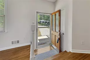 999 Malibu Dr, Marietta, GA 30066 - Photo 4