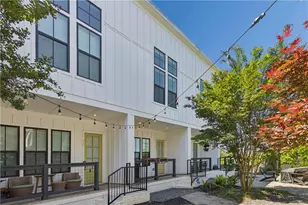 913 Brees Ct, Atlanta, GA 30318 - Photo 2
