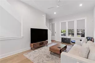 913 Brees Ct, Atlanta, GA 30318 - Photo 6
