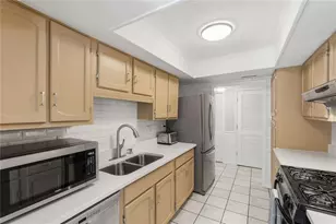 2105 Canyon Point Cir, Roswell, GA 30076 - Photo 10