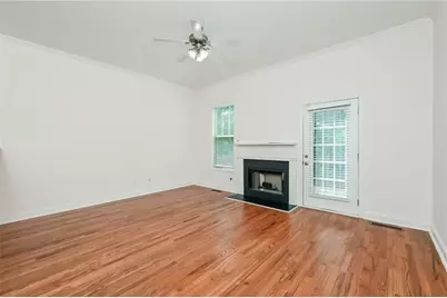 1915 Sterling Oaks Circle NE, Atlanta, GA 30319 - Photo 2