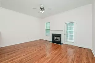 1915 Sterling Oaks Cir NE, Atlanta, GA 30319 - Photo 2
