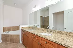 1915 Sterling Oaks Cir NE, Atlanta, GA 30319 - Photo 10