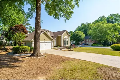 301 Oak Terrace, Alpharetta, GA 30009 - Photo 2