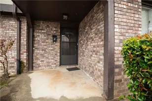 1196 Ashborough Dr, Marietta, GA 30067 - Photo 2