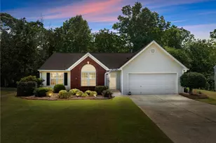 5433 Evergreen Forest Ct, Flowery Branch, GA 30542 - Photo 2