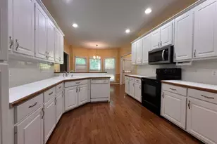 3707 Coldwater Ln, Snellville, GA 30039 - Photo 8