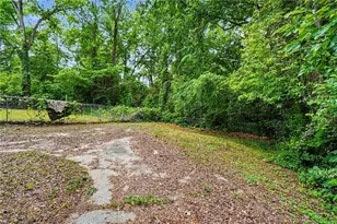 266 Holly Rd NW, Atlanta, GA 30314 - Photo 14