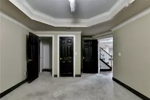 2105 Wrights Mill Cir NE, Atlanta, GA 30324 - Photo 8